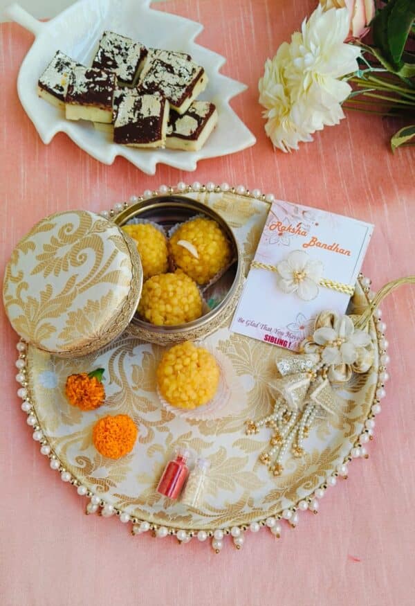 Banarasi Rakhi Hamper (Ivory)